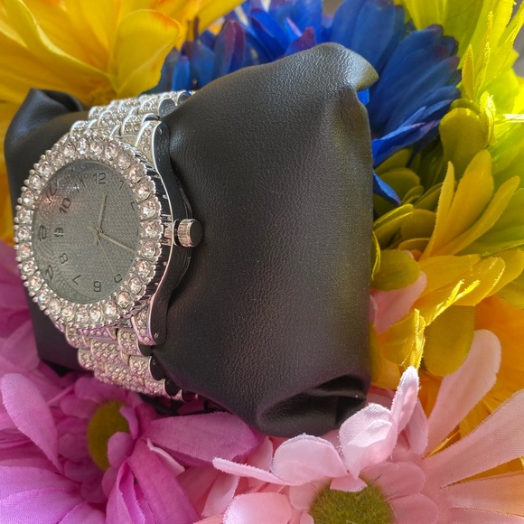 NEW* Men silver flashy big face watch - Picture 6 of 10